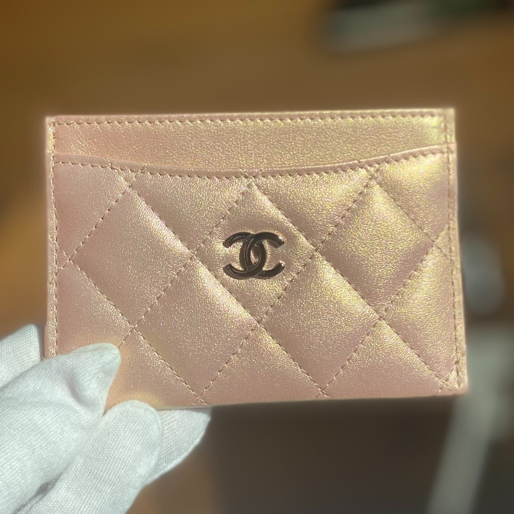💜SOLD💜CHANEL 21K Iridescent PINK card holder